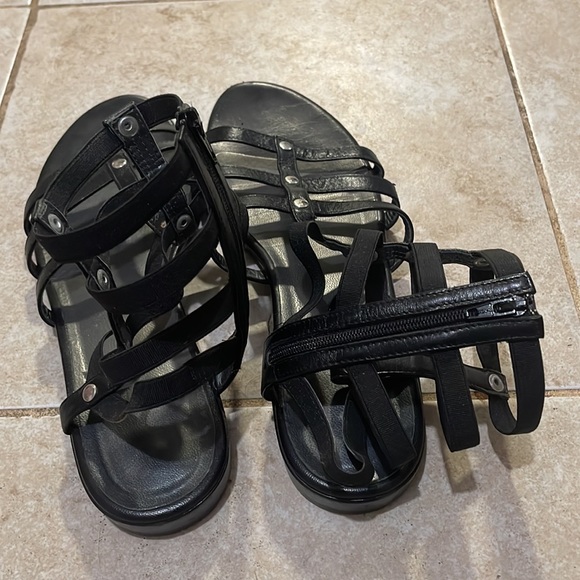 $595 Stuart Weitzman caesar gladiator shoes size 37 - Picture 7 of 9